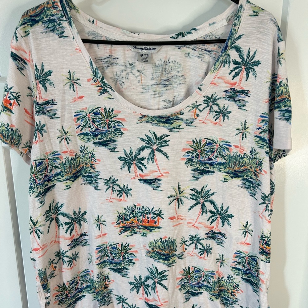 Tommy Bahama Women’s palm tree T-shirt